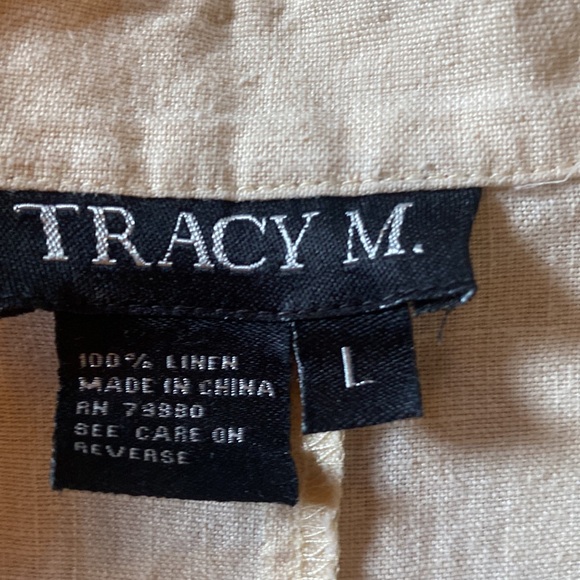 Cream colored sleeveless linen blouse. Embroidered crochet detailing, ladies L. - Picture 2 of 4